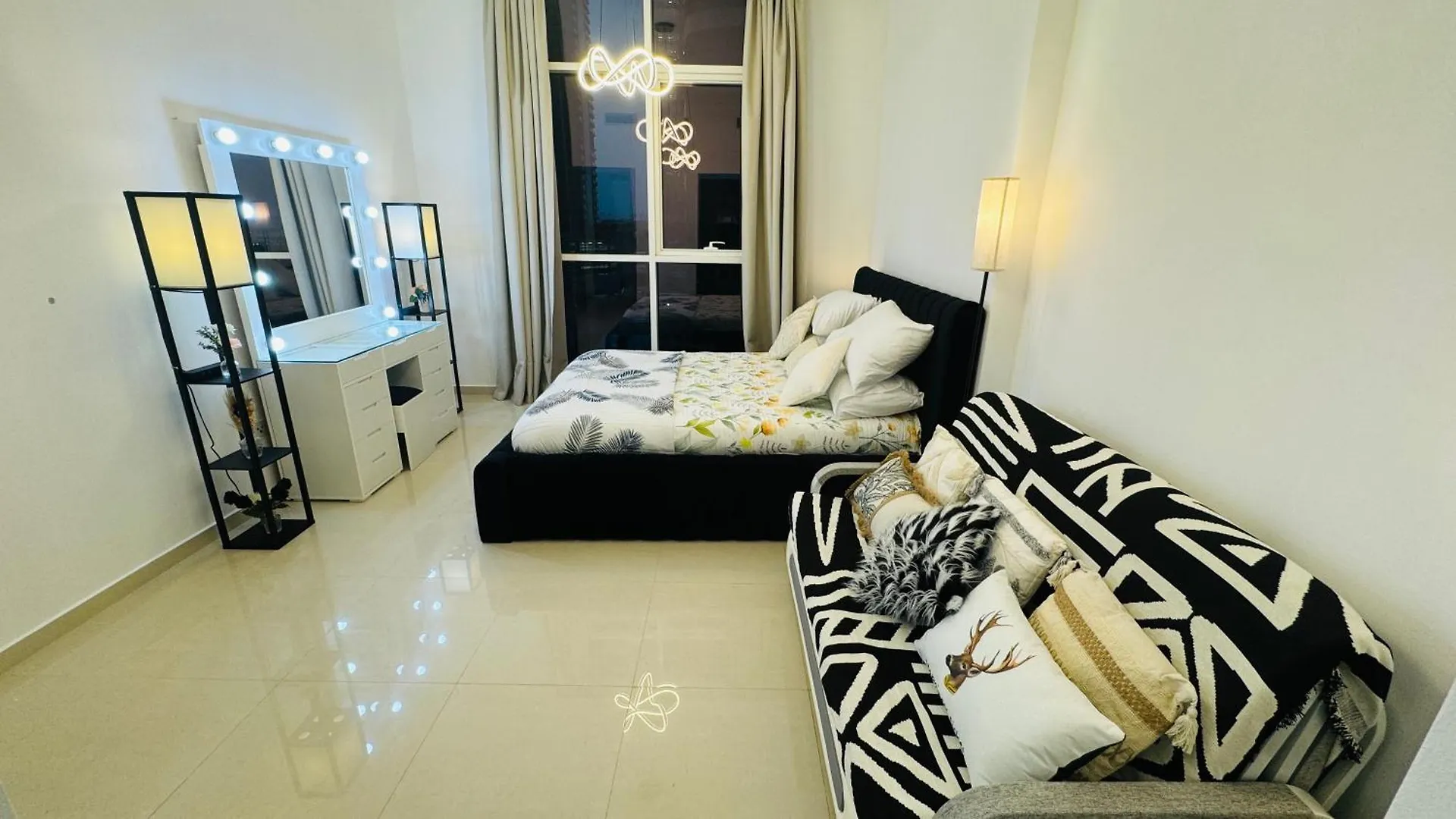 Modern Accommodations In Dunya Dubai'S Heart, Dubai Mall, Dubai Fountain And Burj Khalifa Getaway, Spectacular Views, 3-5 Minutes To Dubai Mall, Dubai Fountain & Burj Khalifa Verenigde Arabische Emiraten