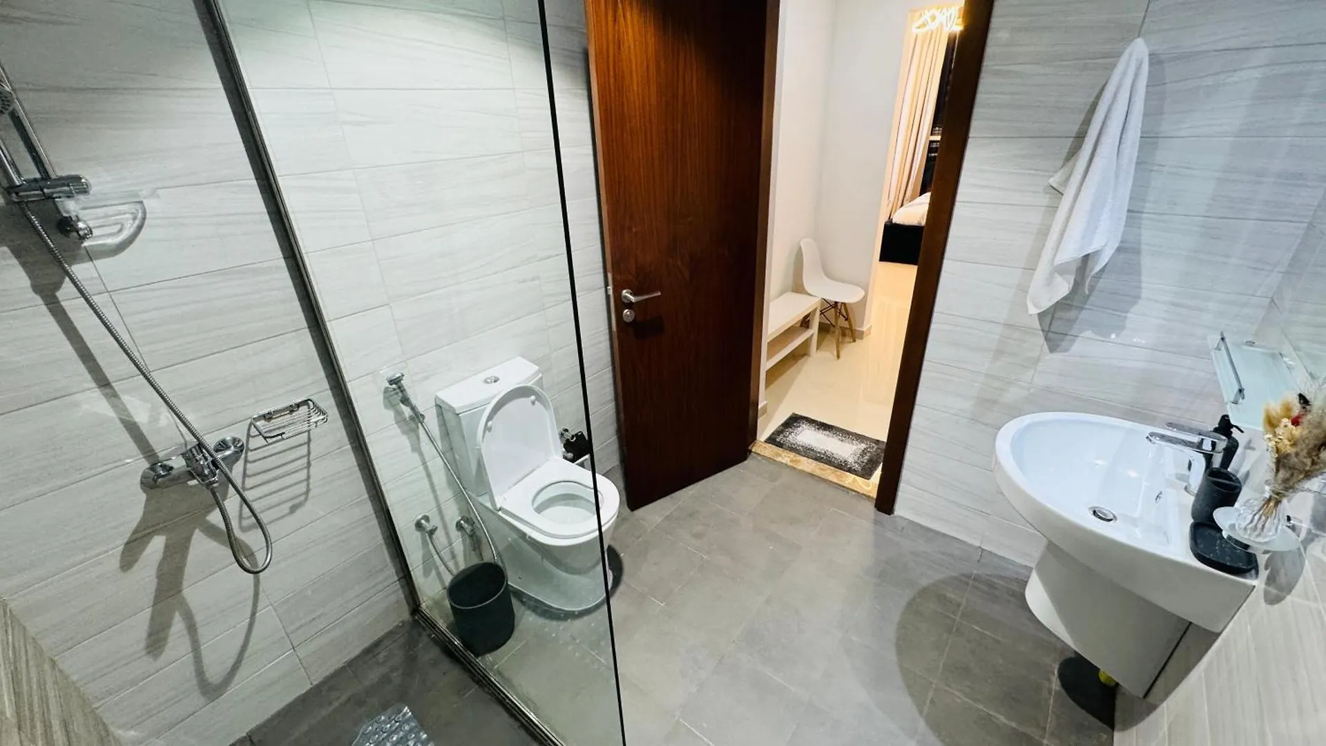 Modern Accommodations In Dunya Dubai'S Heart, Dubai Mall, Dubai Fountain And Burj Khalifa Getaway, Spectacular Views, 3-5 Minutes To Dubai Mall, Dubai Fountain & Burj Khalifa