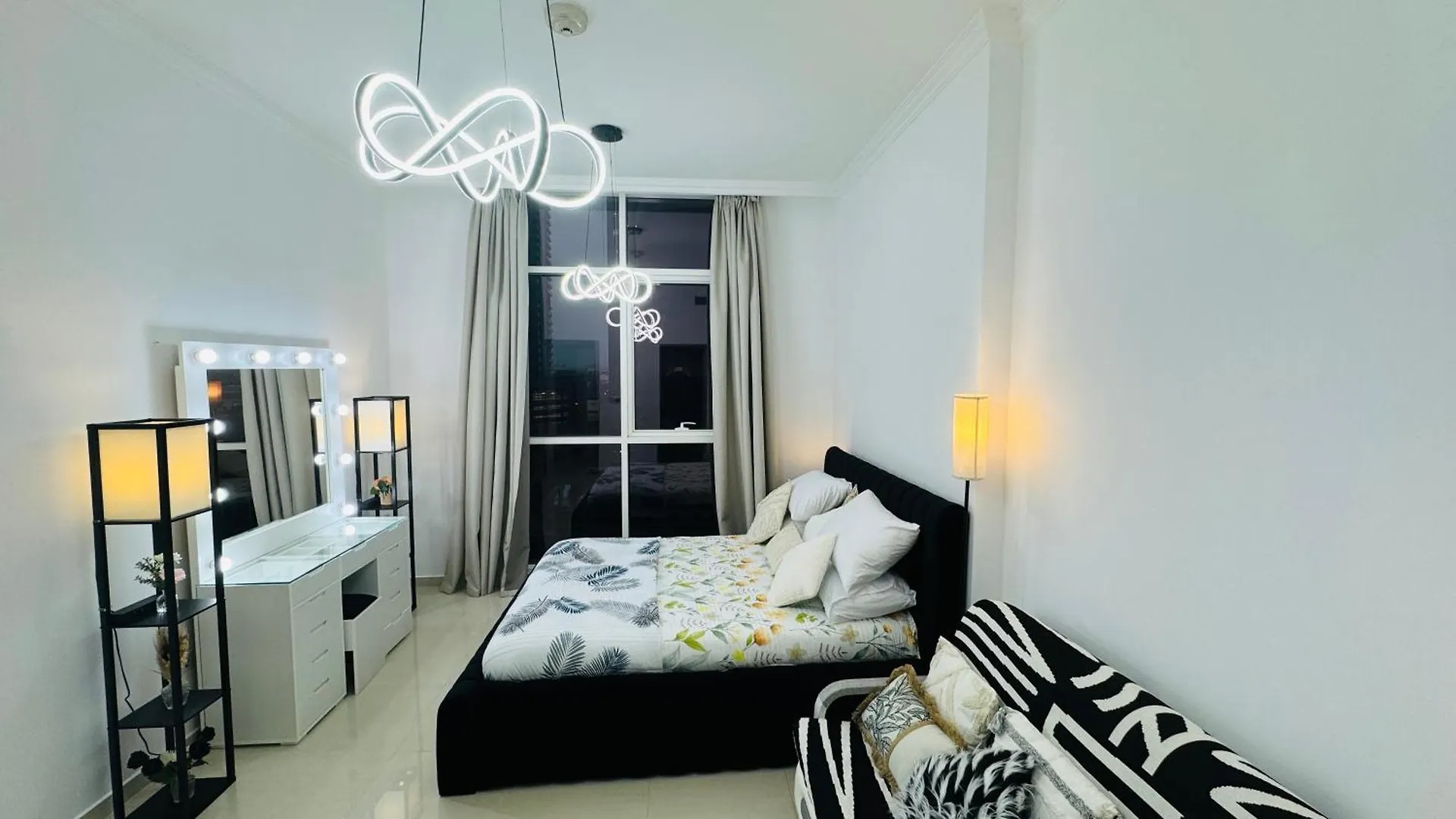 Appartement Modern Accommodations In Dunya Dubai'S Heart, Dubai Mall, Dubai Fountain And Burj Khalifa Getaway, Spectacular Views, 3-5 Minutes To Dubai Mall, Dubai Fountain & Burj Khalifa