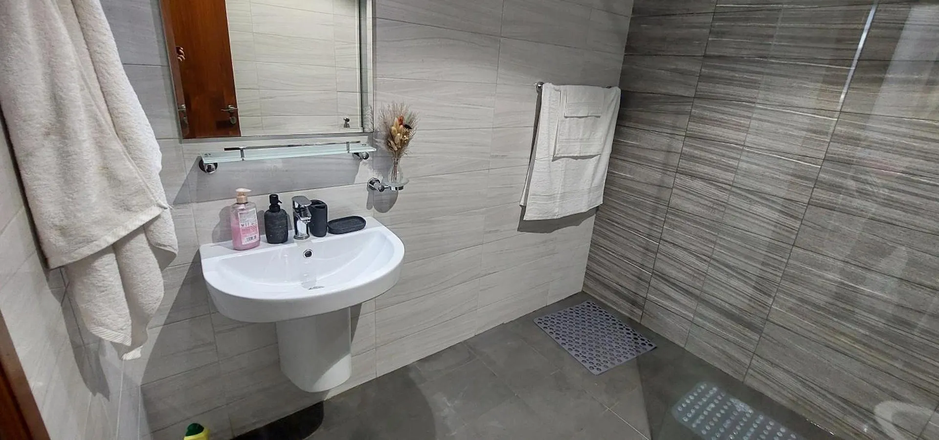 Modern Accommodations In Dunya Dubai'S Heart, Dubai Mall, Dubai Fountain And Burj Khalifa Getaway, Spectacular Views, 3-5 Minutes To Dubai Mall, Dubai Fountain & Burj Khalifa Appartement