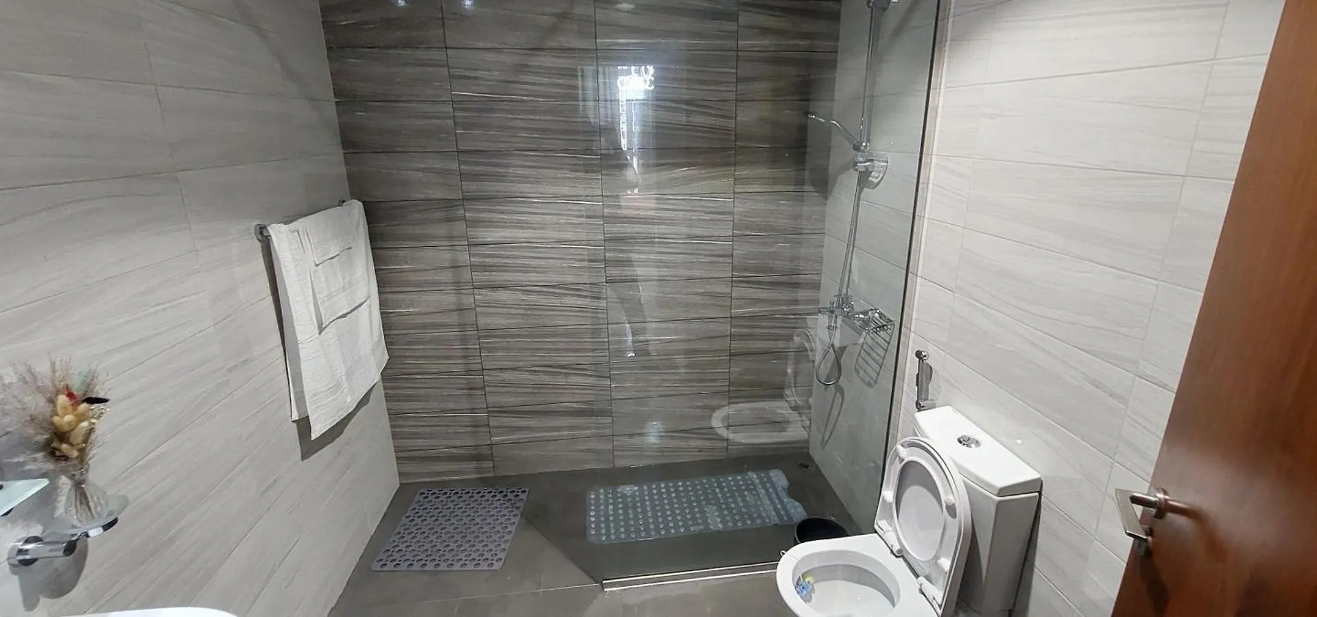 Appartement Modern Accommodations In Dunya Dubai'S Heart, Dubai Mall, Dubai Fountain And Burj Khalifa Getaway, Spectacular Views, 3-5 Minutes To Dubai Mall, Dubai Fountain & Burj Khalifa