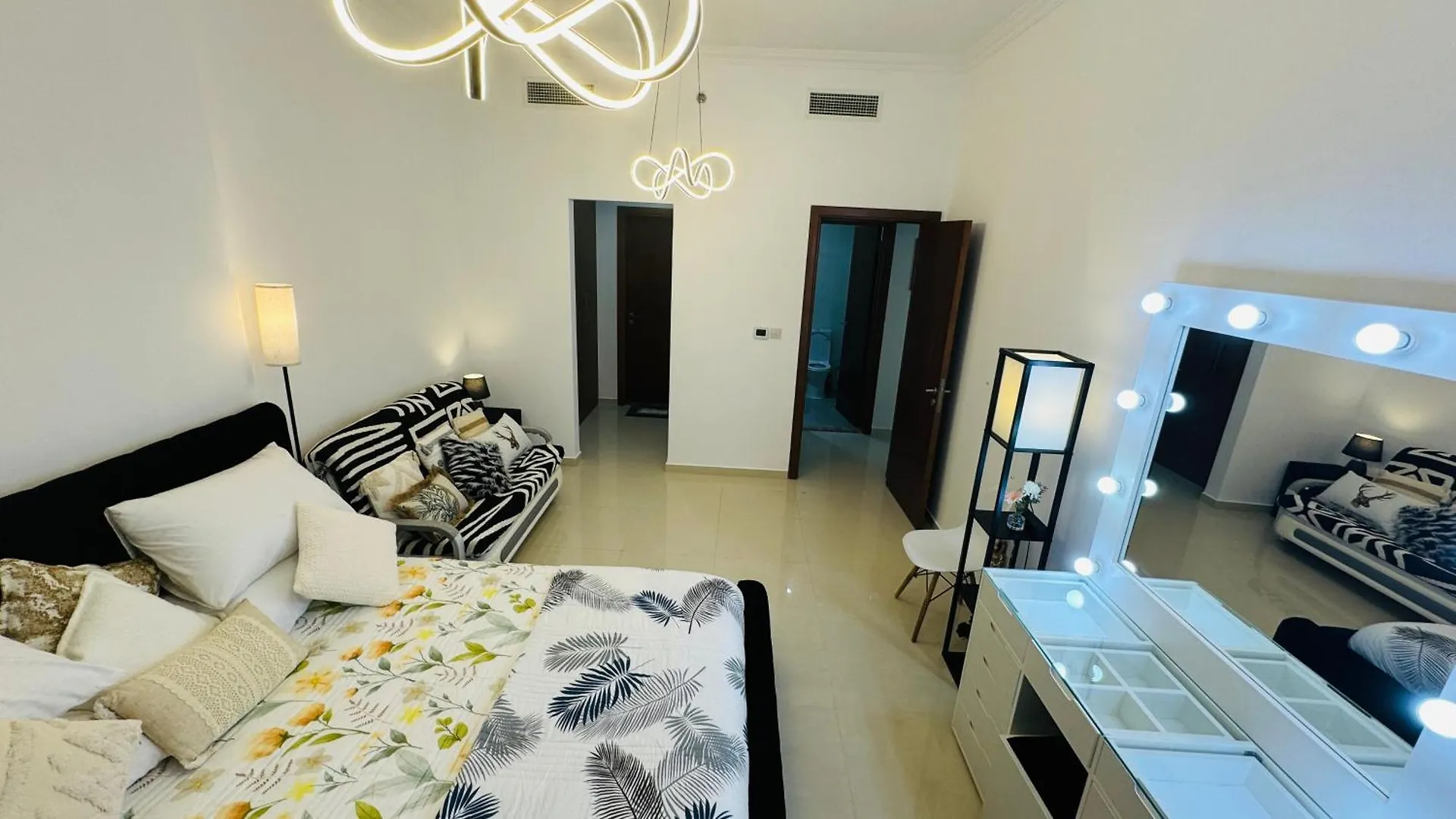 Modern Accommodations In Dunya Dubai'S Heart, Dubai Mall, Dubai Fountain And Burj Khalifa Getaway, Spectacular Views, 3-5 Minutes To Dubai Mall, Dubai Fountain & Burj Khalifa