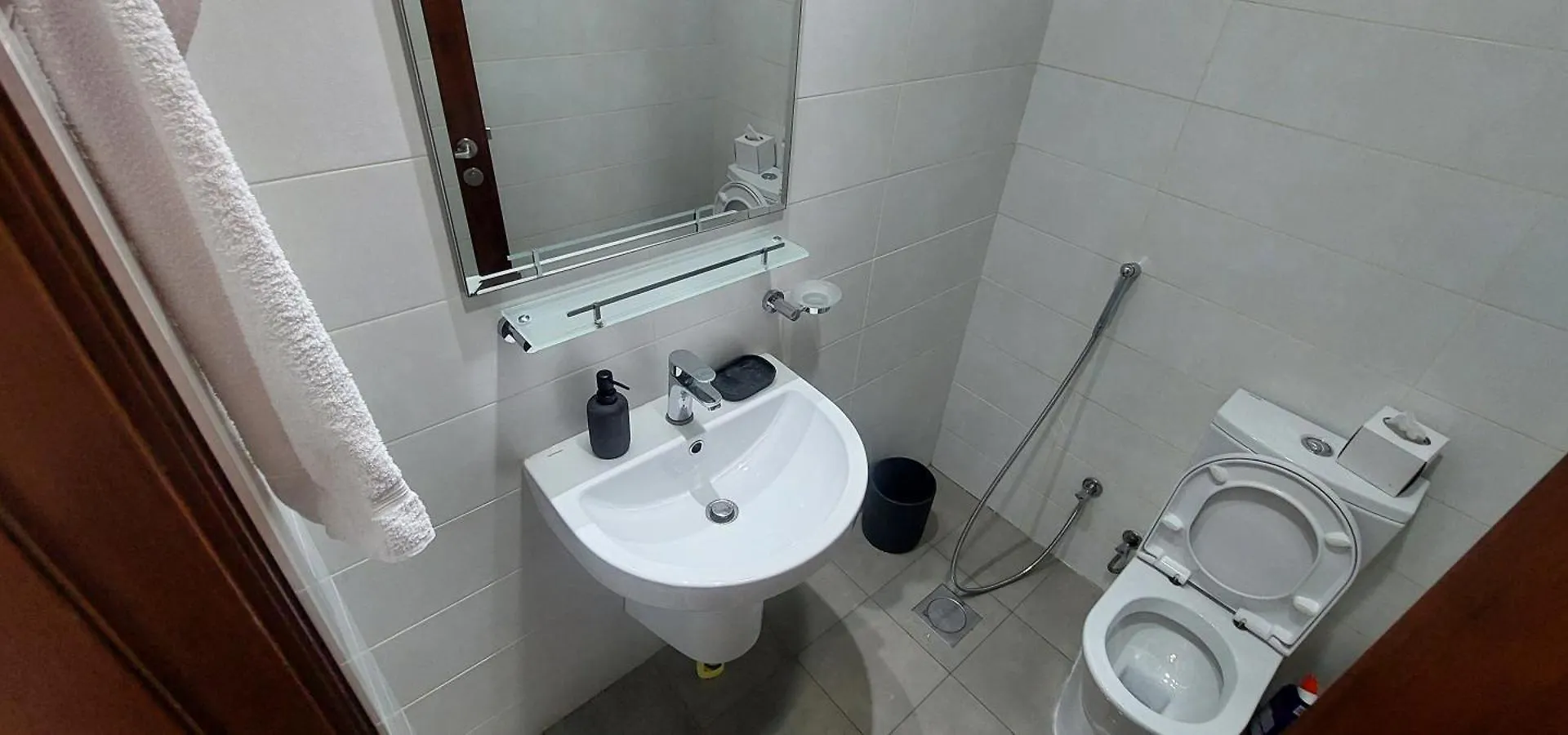 Apartment Modern Accommodations In Dunya Dubai'S Heart, Dubai Mall, Dubai Fountain And Burj Khalifa Getaway, Spectacular Views, 3-5 Minutes To Dubai Mall, Dubai Fountain & Burj Khalifa